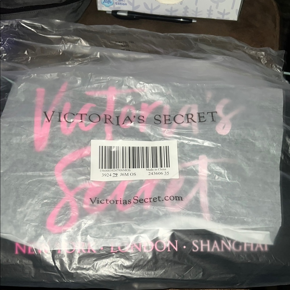 NWOT Victoria's Secret Black and Pink Canvas Tote - Picture 7 of 7